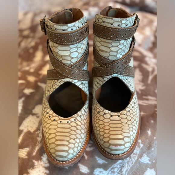 FREEBIRD handmade genuine leather shoes - Picture 2 of 6